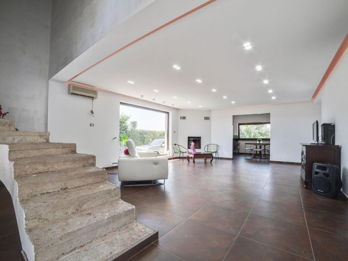 Belvilla By Oyo Modern Villa In Nissoria With Pool ภายนอก รูปภาพ