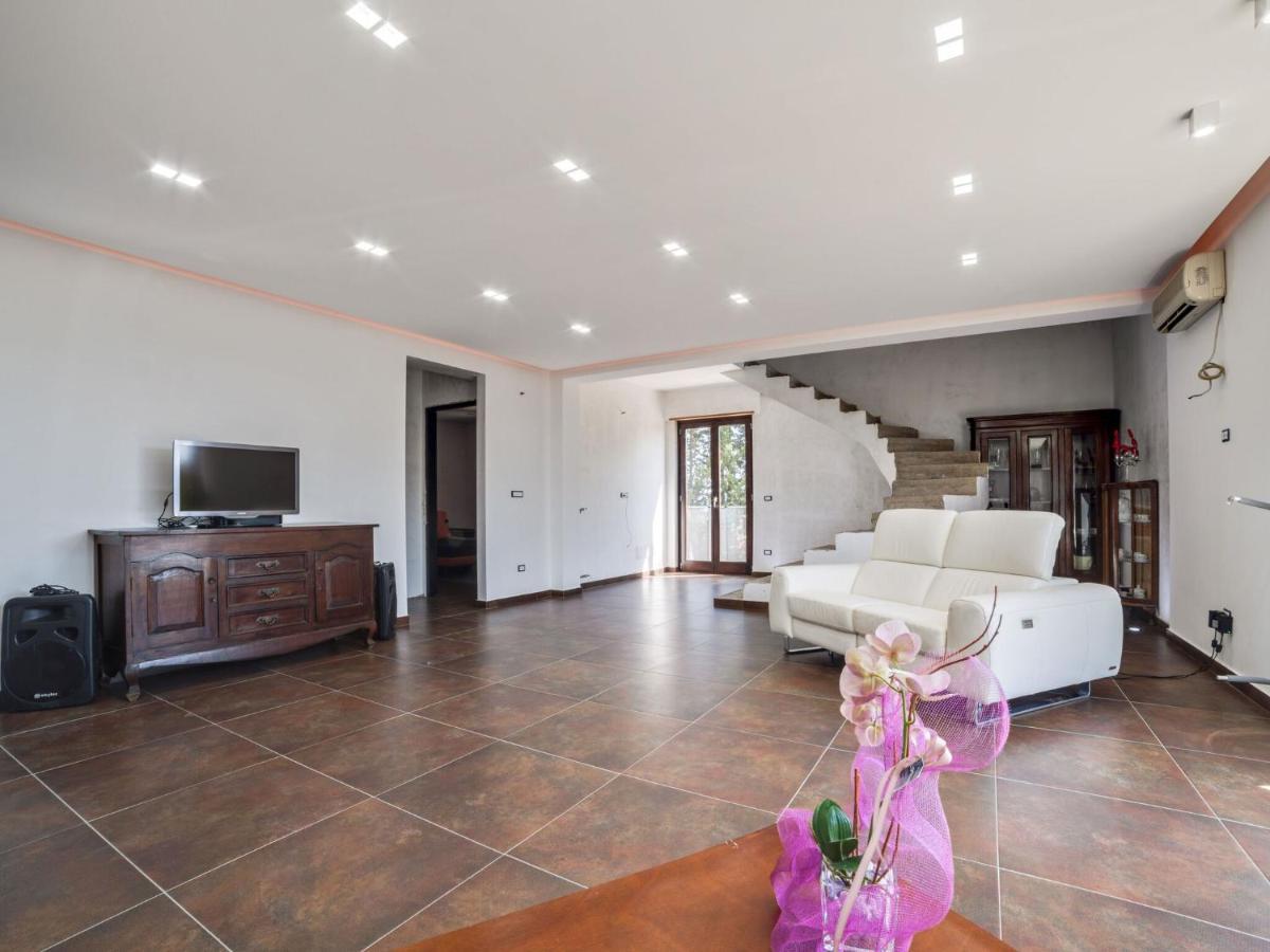 Belvilla By Oyo Modern Villa In Nissoria With Pool ภายนอก รูปภาพ