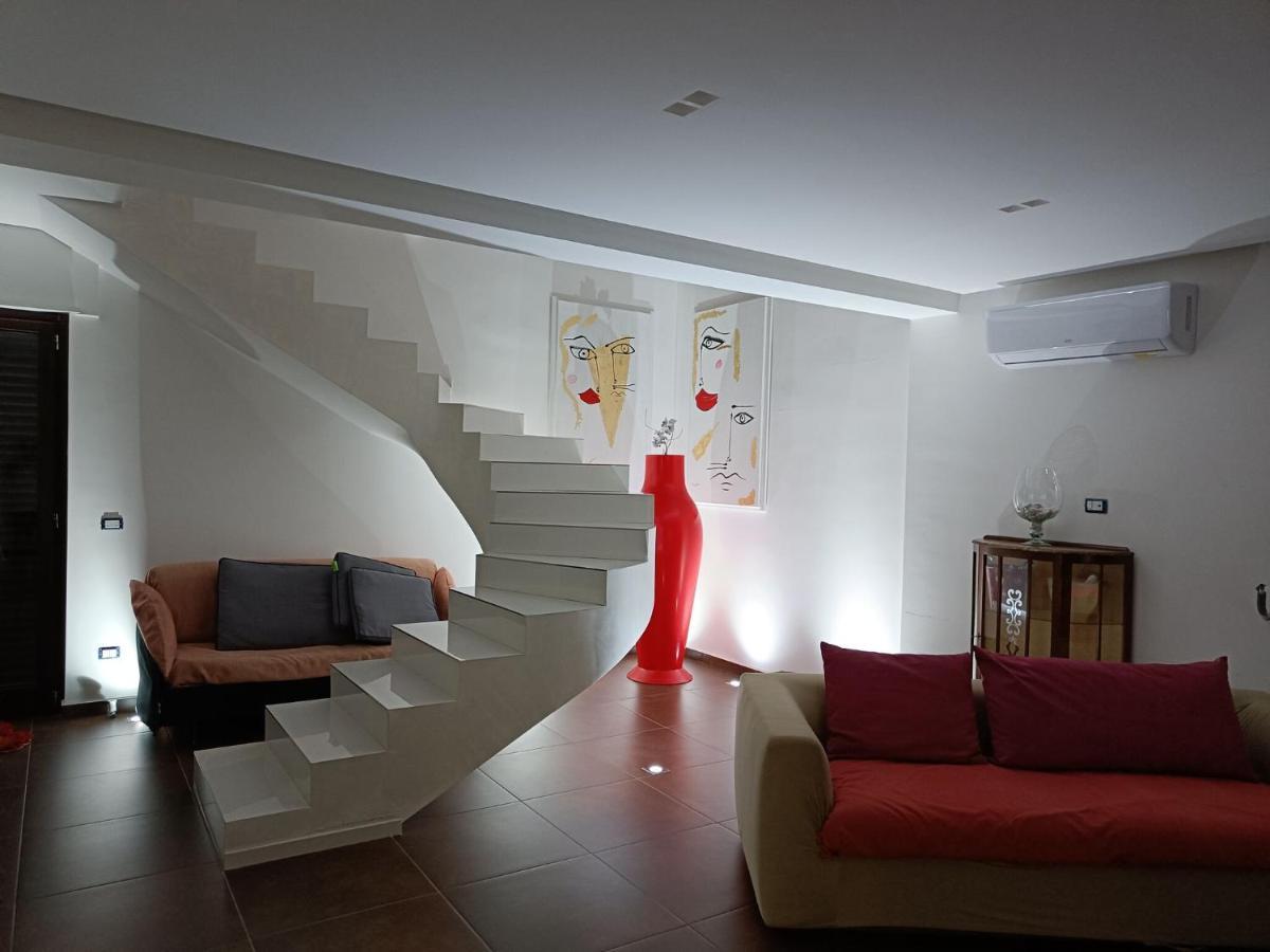 Belvilla By Oyo Modern Villa In Nissoria With Pool ภายนอก รูปภาพ